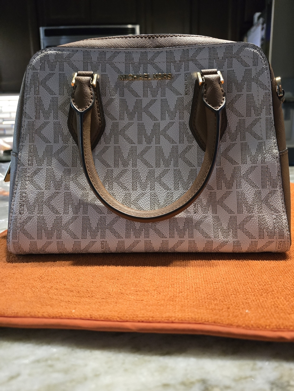 Michael Kors Small Sheila Dome Satchel - Picture 2 of 5